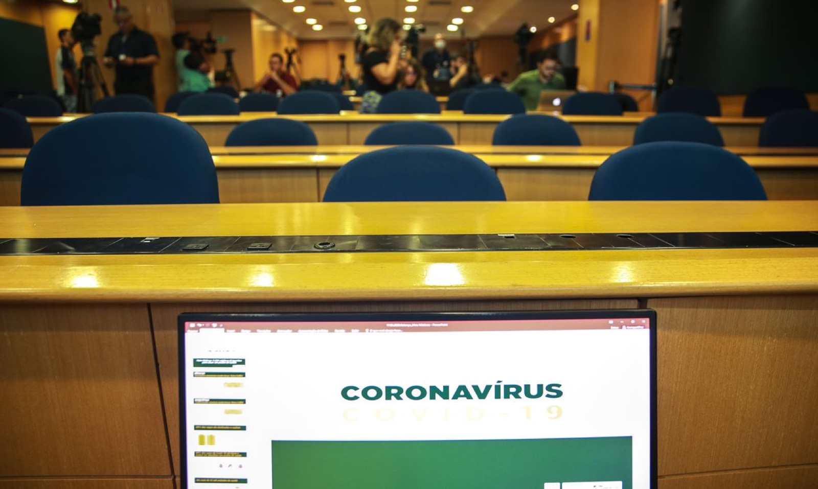 Ministério da Saúde passa a fazer as coletivas de atualização por meio online, 17/03/2020