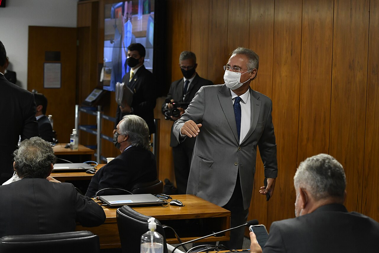 O senador Renan Calheiros (MDB-AL), confirmado relator, na reunião de instalação.